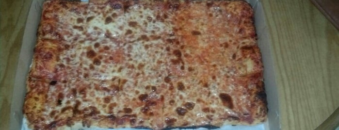 D'Arcangelo's Pizza is one of Lugares favoritos de Chris.