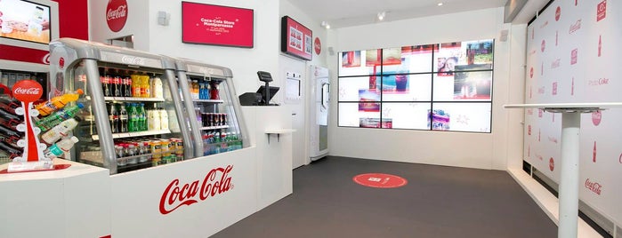 Coca-Cola Store is one of Lugares favoritos de Cathelene.