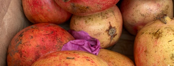 Otaiqa Fruits & Veggies Market سوق عتيقة للخضار is one of สถานที่ที่ Mỡĥħmmèð ถูกใจ.