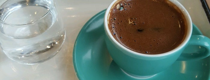 Coffeemania is one of Tempat yang Disukai Gizem.