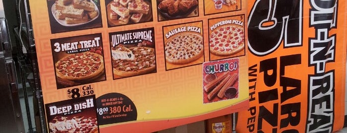 Little Caesars Pizza is one of Locais curtidos por Andre.