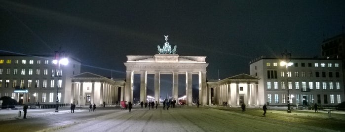 Brandenburger Tor is one of Yurt Dışı Gezii.