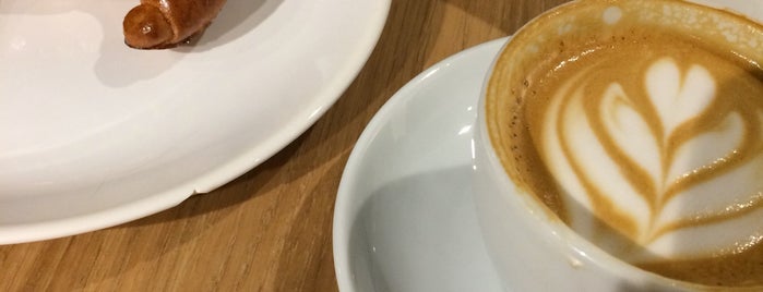 Double B Coffee & Tea is one of Rina : понравившиеся места.