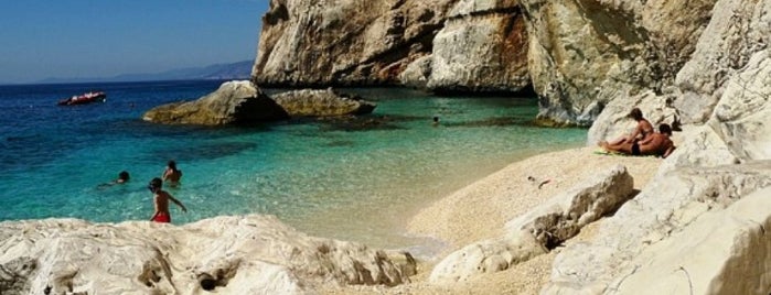 Sardinia is one of Italy 🇮🇹.