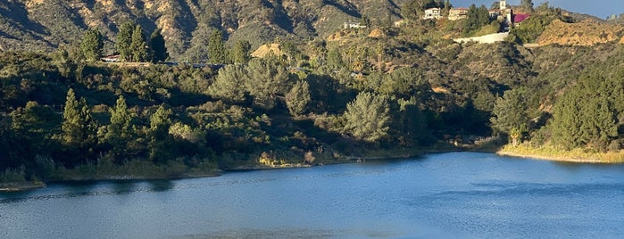 Lake Hollywood Reservoir is one of Lieux sauvegardés par Andrew.