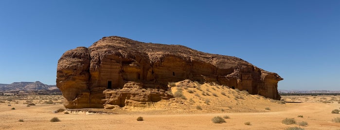 Jabal AlAhmar is one of AlUla, Saudi Arabia 🇸🇦.