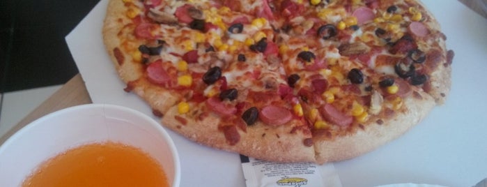 Little Caesars Pizza is one of Lugares favoritos de Gulden.