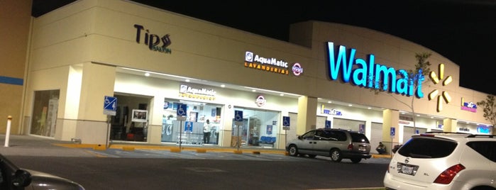 Walmart is one of Locais curtidos por Gerardo.