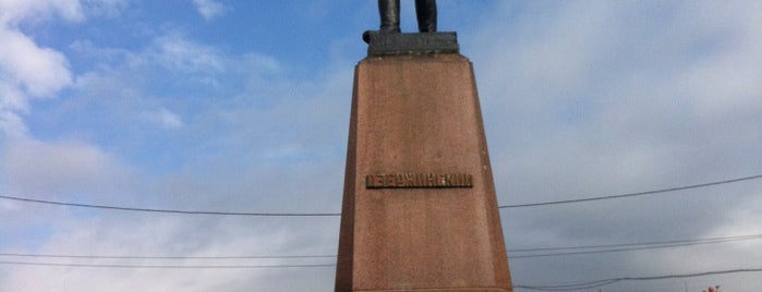 Памятник Ф. Дзержинскому is one of Памятники и скульптуры Саратова.