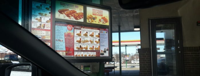 Sonic Drive-In is one of Locais curtidos por Michael.