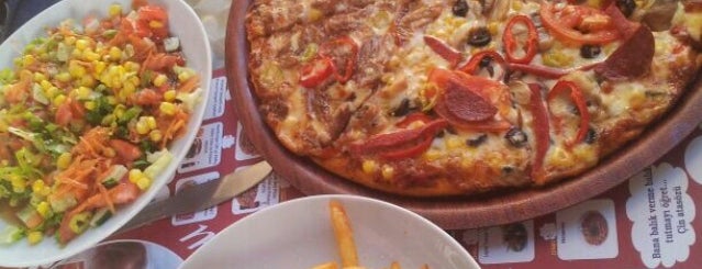 Mozzarella Pizza is one of Tempat yang Disukai Tc Abdulkadir.