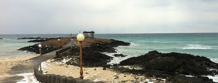 Hamdeok Beach is one of ⓦ제주여행.