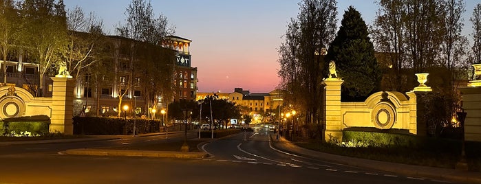 Montecasino is one of Perfect 10 Sunninghill.
