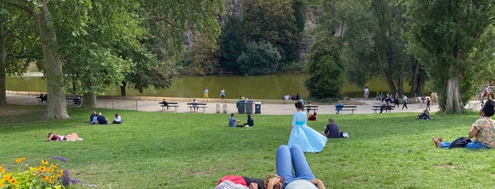 Lac des Buttes-Chaumont is one of Amelia’s Liked Places.
