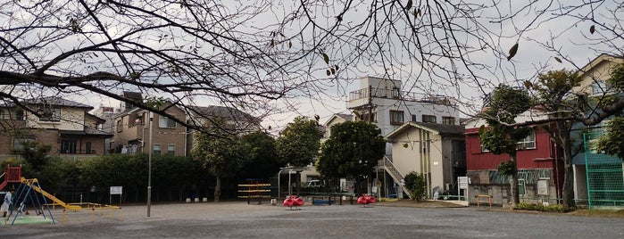 旭町公園 is one of 公園.