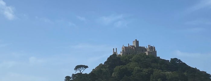 St Michael's Mount Causeway is one of Locais curtidos por Carl.