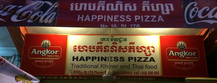 Happiness Pizza is one of สถานที่ที่ Robert ถูกใจ.