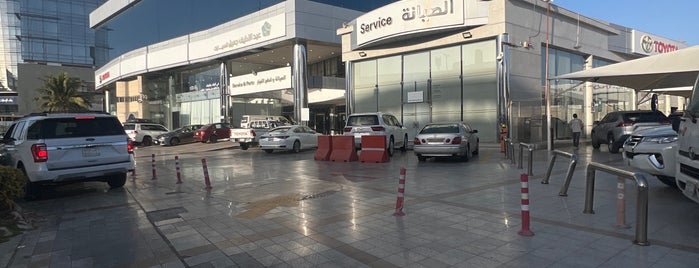 Toyota Service Saudi - Prince Sultan Rd. is one of Tempat yang Disukai Hana.
