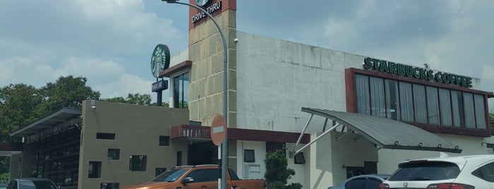 Starbucks is one of สถานที่ที่ Biel ถูกใจ.