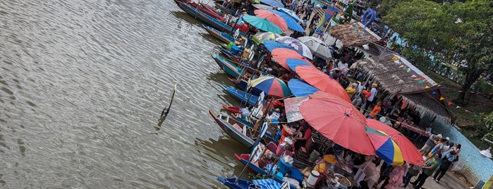 floating market hatyai is one of hatyai.