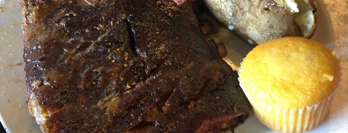 West Alley BBQ & Smokehouse is one of Phoenix to-do list.