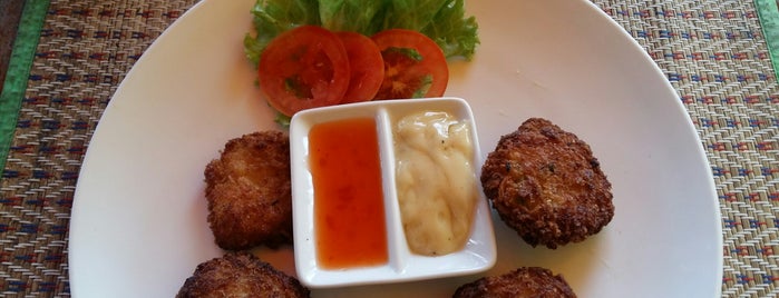 Cafe Mango is one of SihanoukVille.