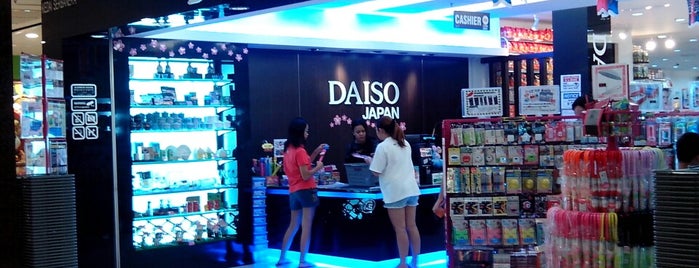 Daiso Japan is one of Lieux qui ont plu à Tracy.