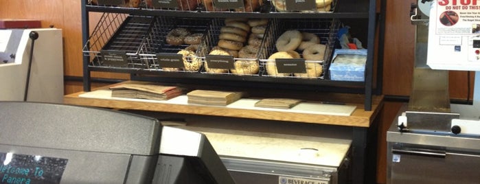 Panera Bread is one of Lugares favoritos de Keith.