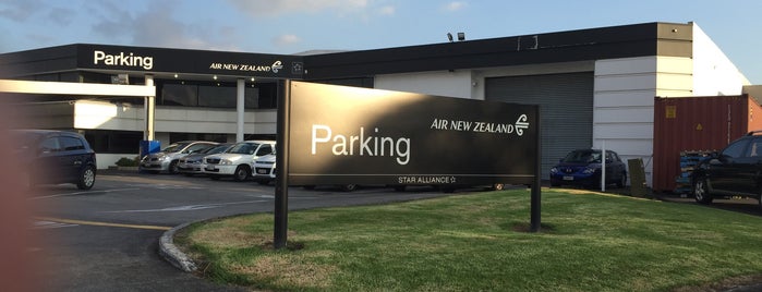 Air New Zealand Parking is one of Tempat yang Disukai Jason.