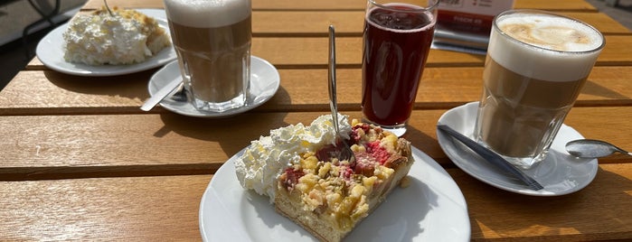 Café Südpark is one of Düsseldorf Best: Coffee, dessert, breakfast.