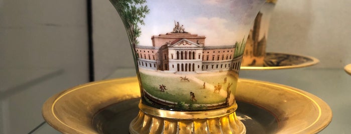 Museo delle Porcellane is one of Locais curtidos por Vlad.
