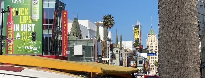 Hollywood Galaxy Shopping Center is one of Guide to Los Angeles's best spots.