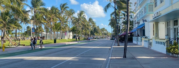 Lummus Park Beach is one of Miami.