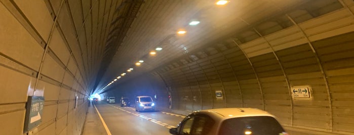 伊勢山トンネル is one of 小坪界隈のトンネル.