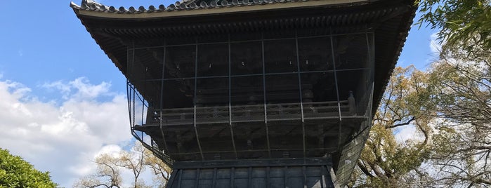 建中寺 鐘楼 is one of 愛知に行ったらココに行く！ Vol.2.