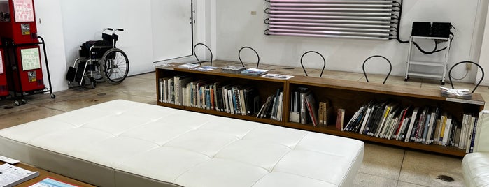 Honmura Lounge & Archive is one of Posti salvati di Eddy.
