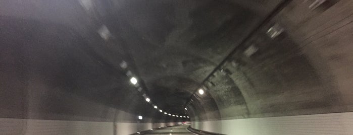 Sengenyama Tunnel is one of สถานที่ที่ Minami ถูกใจ.
