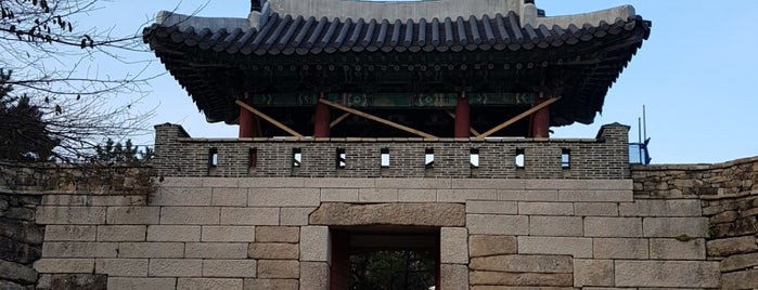 Geumjeongsanseong South Gate is one of 여행/피크닉.