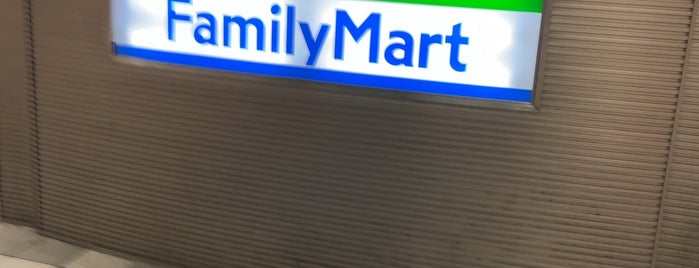 FamilyMart is one of コンビニその２.