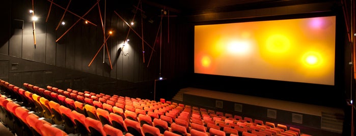 Mirage Cinema is one of Locais curtidos por Igor.