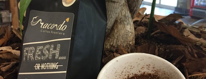 Macondo Coffee Roasters is one of สถานที่ที่ Mauricio ถูกใจ.