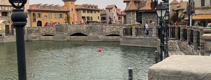 RIVERLAND is one of Nora'nın Kaydettiği Mekanlar.