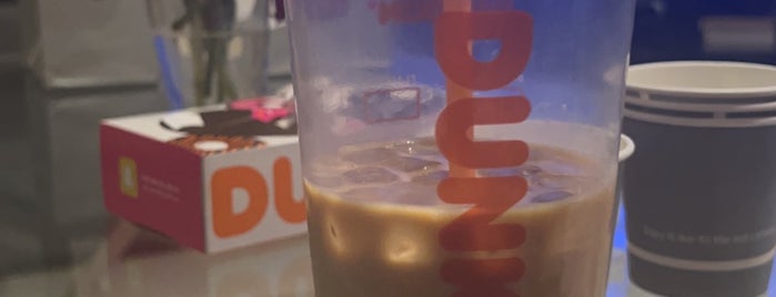 Dunkin' Donuts is one of Locais curtidos por Mohammed.