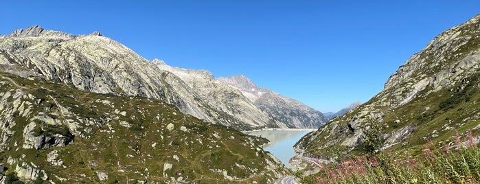 Rhône Glacier is one of Svájc.