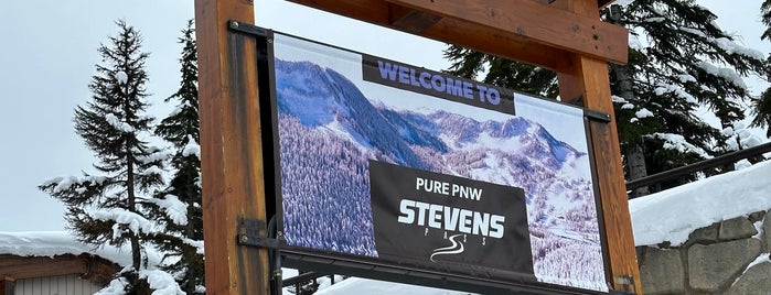 Stevens Pass Ski Area is one of James : понравившиеся места.