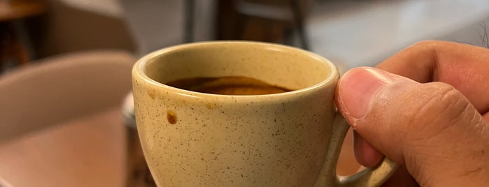 it Caffé is one of Posti che sono piaciuti a Rogayah.