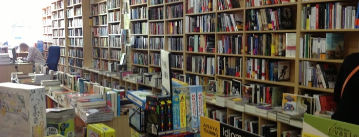Booksellers is one of Bookstores.