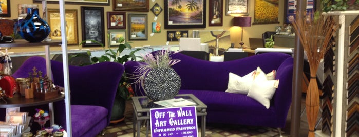 Off the Wall Art Gallery & Custom Framing is one of Lieux sauvegardés par Tracy.