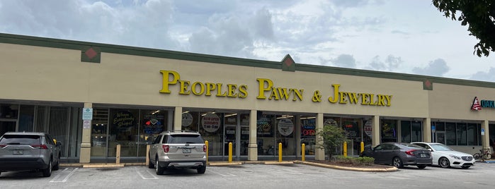 People's Pawn and Jewelry is one of Lugares favoritos de SchoolandUniversity.com.