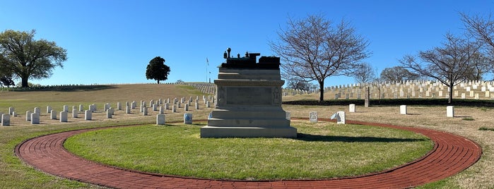 Chattanooga National Cemetery is one of Tennessee.